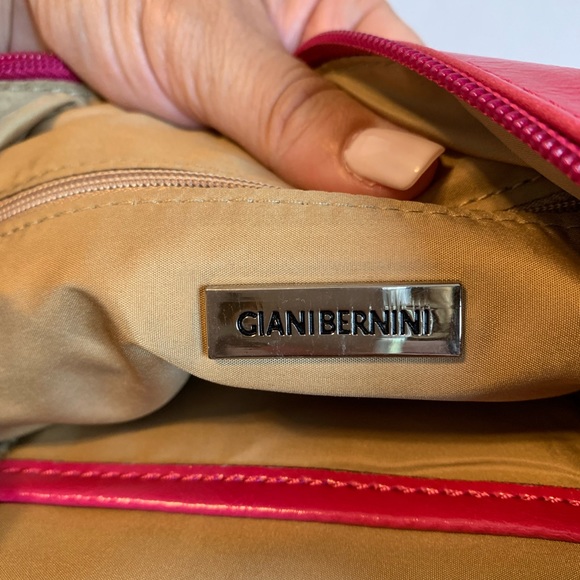 Giani Bernini Crossbody Bag 9 1/2” x 9 1/2” x 3” with Multiple Pockets - Picture 3 of 16